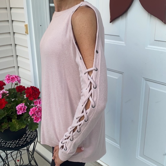XS light pink American eagle tied sweater. - Picture 2 of 3